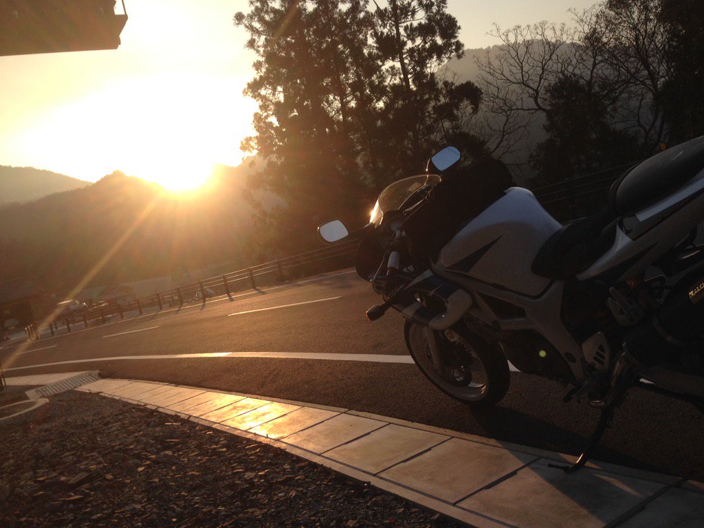 Aki1constructor's tweet photo. #SVあるある
良い絵になるw https://t.co/wKxDhXu53e