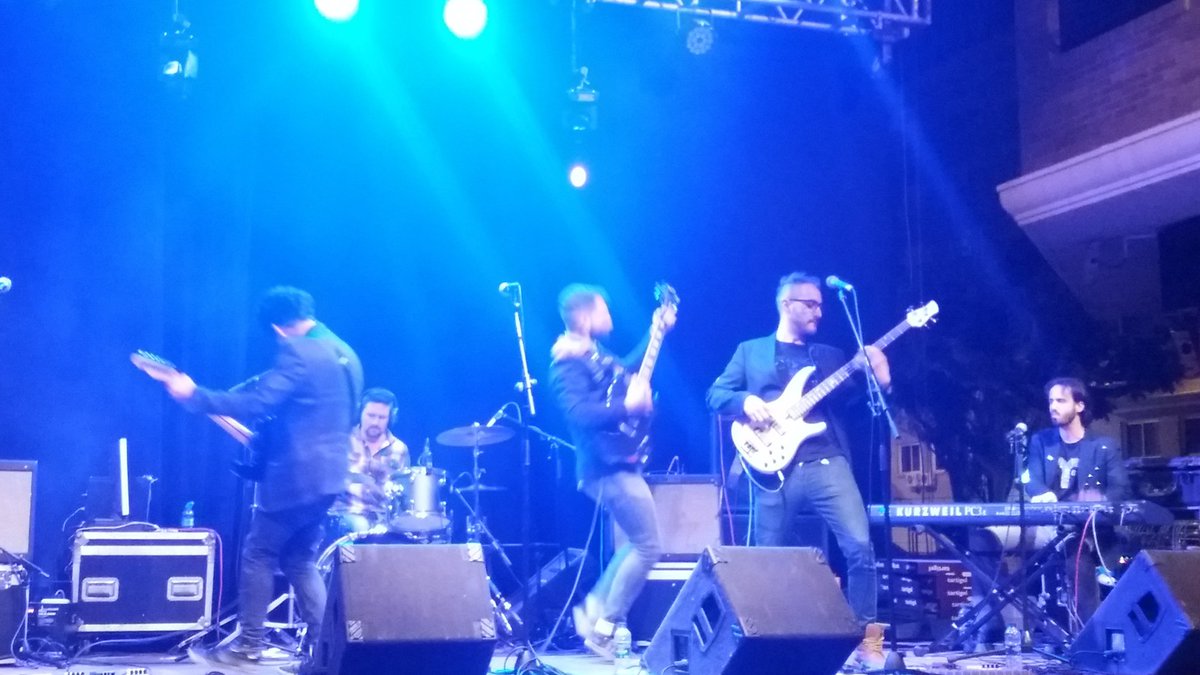 Meteoramusica's tweet photo. Una nueva canción en directo en Vila-real que queríamos compartir, "Invencible otra vez":
https://t.co/RiXrc37iLp https://t.co/XheXMkYsC7