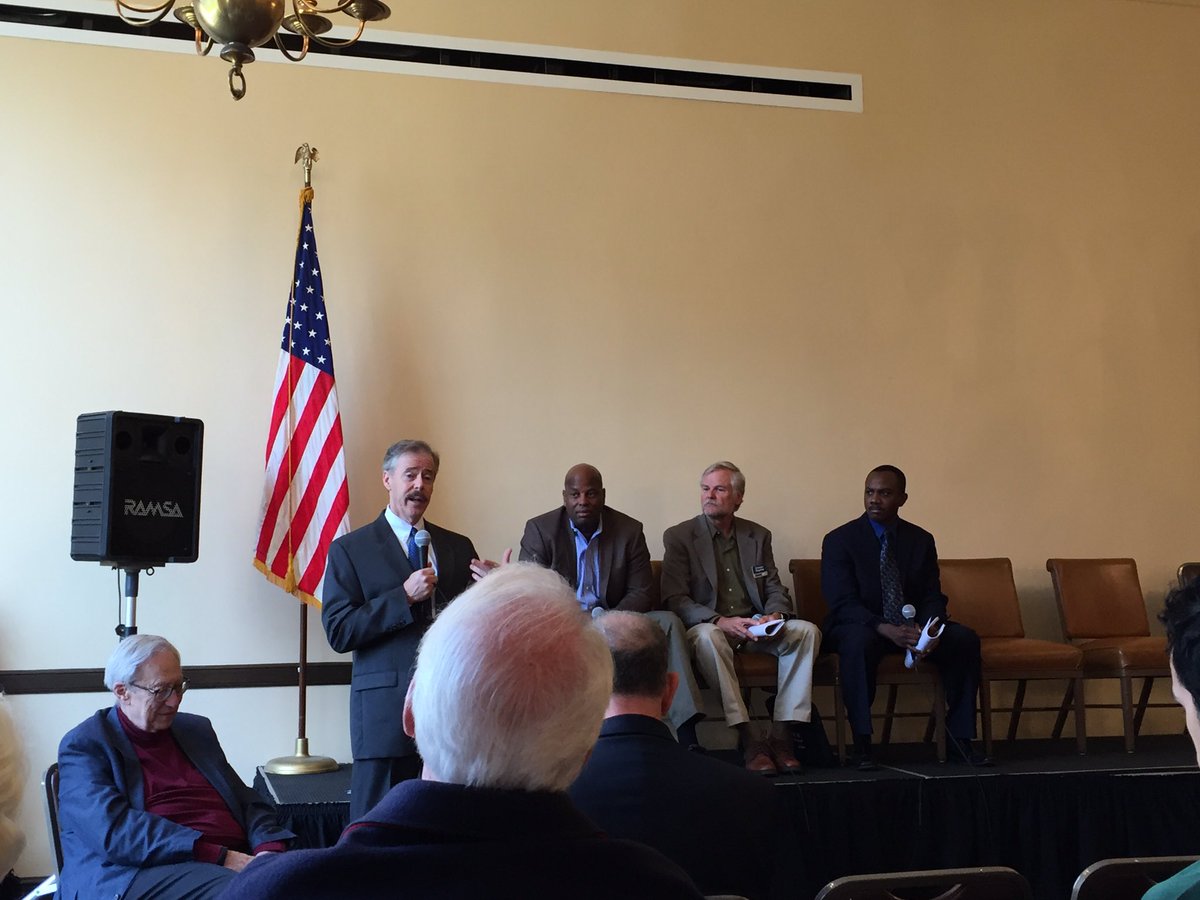 ws_microloans's tweet photo. Great panel for #veterans about small businesses #SFSBW2016 https://t.co/jGZWwhZFHK