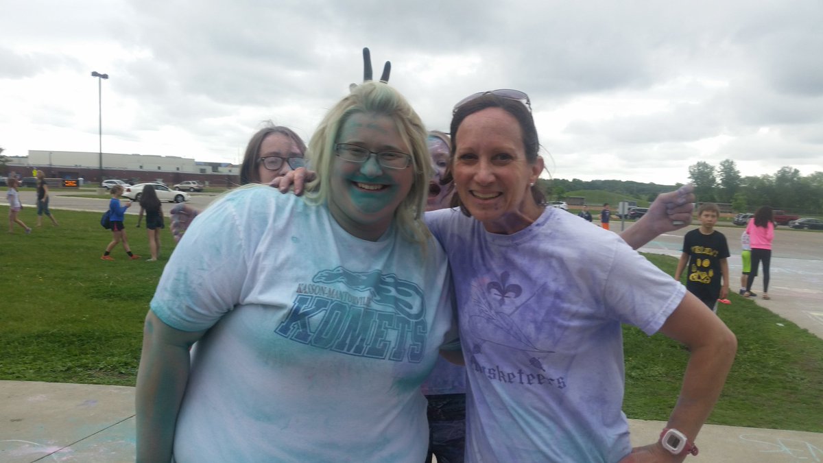 BeckyTri1's tweet photo. Color Run!  #alldayadvisory #TriMusketeers @KmKrell https://t.co/H9JNquoArw