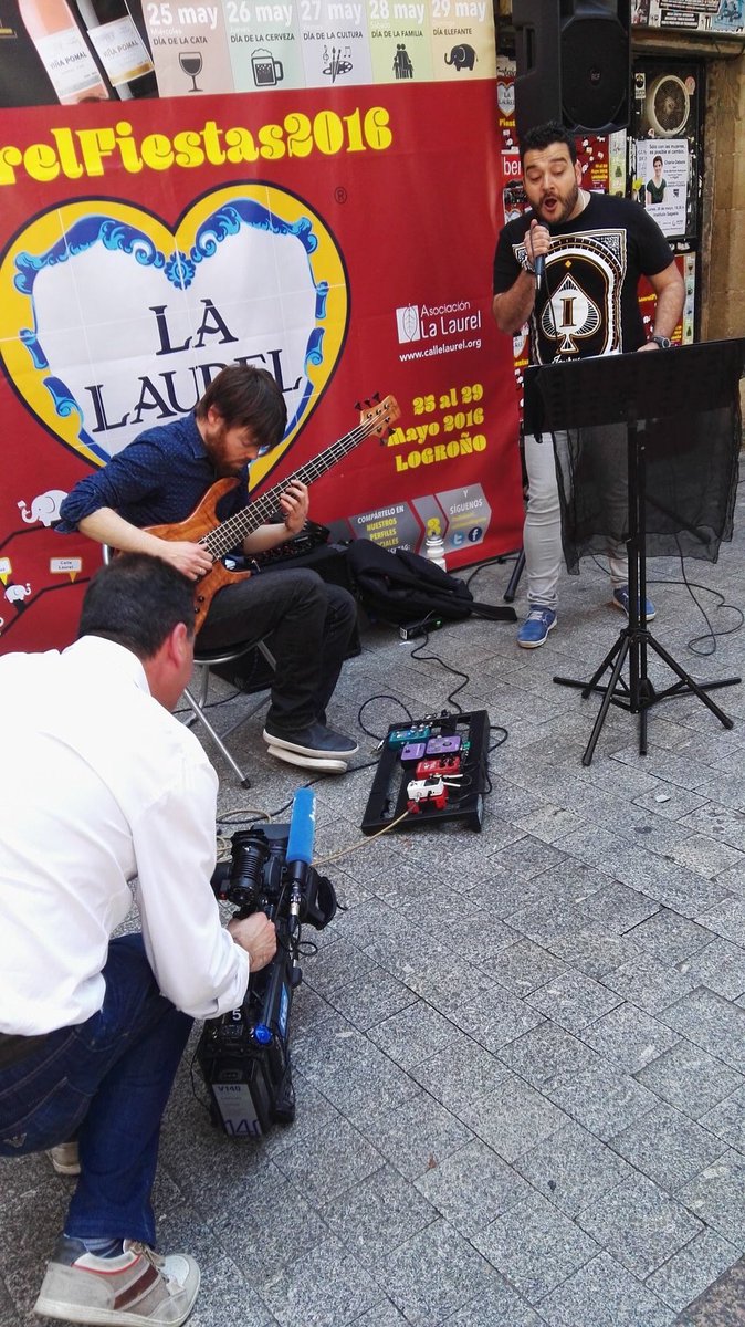 Bass in a Voice (@bassinavoice) on Twitter photo Gran experiencia tocar en la calle y honor hacerlo en <a href="/callelaurel_/">Calle Laurel Oficial</a>. No hay sitio mejor, gracias! #LaurelFiestas2016 Gran experiencia tocar en la calle y honor hacerlo en <a href="/callelaurel_/">Calle Laurel Oficial</a>. No hay sitio mejor, gracias! #LaurelFiestas2016