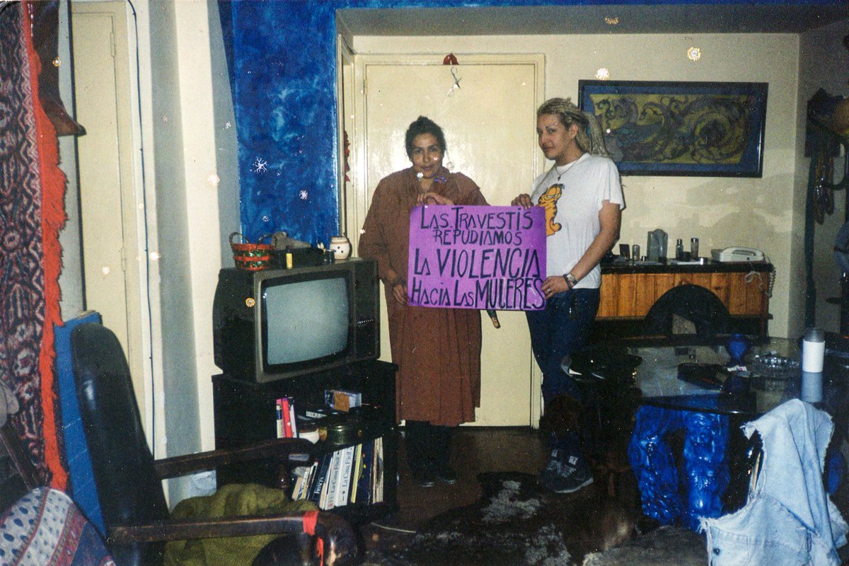 3J #NiUnaMenos 
"Las Travestis repudiamos la violencia hacia las mujeres"
Lohana Berkins y Belén Correa en los 90´s