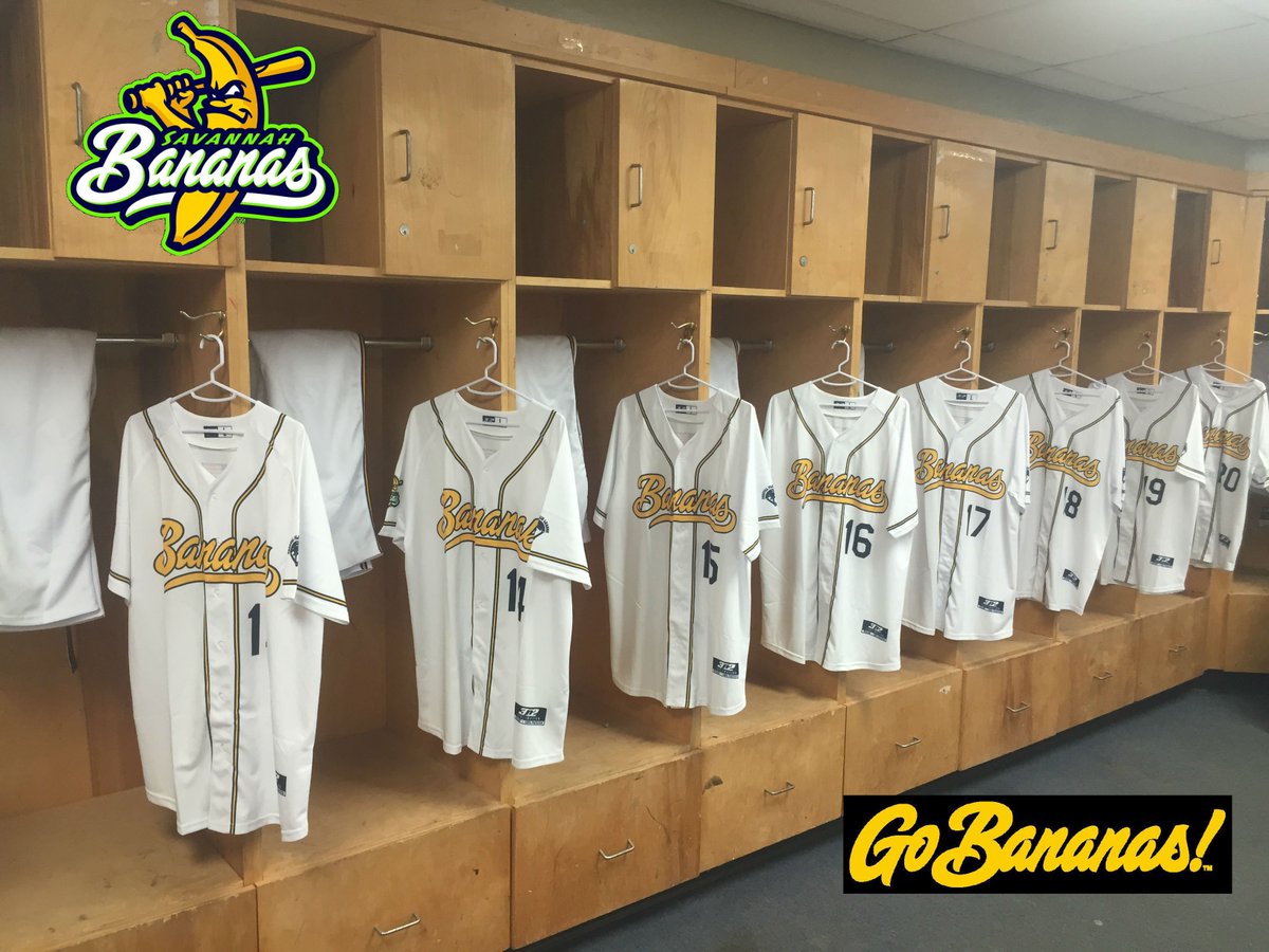SavSportsReport's tweet photo. SAV Bananas Peel the Banana 2016 Roster @TheSavBananas @SavannahSports  #savannahbaseball
https://t.co/mHoeYA0LFn https://t.co/cNWwJ5PYYA