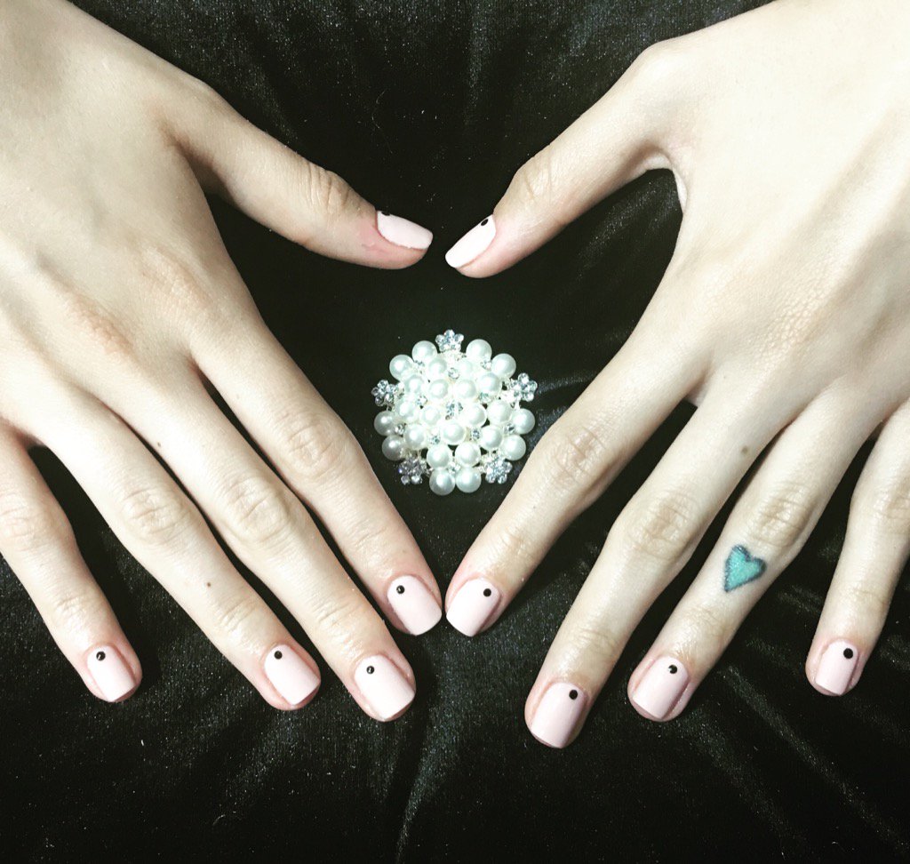 Rushhammersmith's tweet photo. #nudenails #nailart @essieuk @RUSHHairBeauty #nailsbyruby https://t.co/eI3uK9s70o