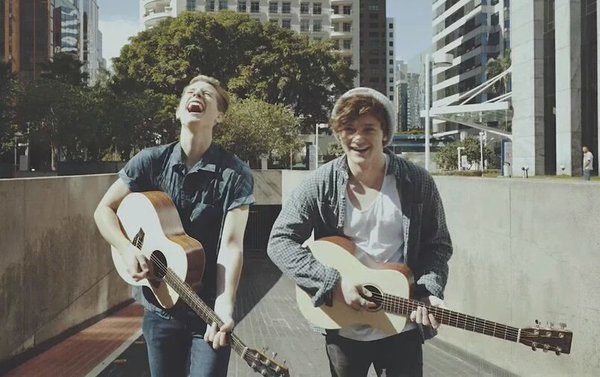 sidetobrien's tweet photo. Você percebe o quão eles são talentosos que o cover chega a ser melhor que a original #JonnorVampsCover #Jonnor4Ever https://t.co/YJ2Ikr2o5v