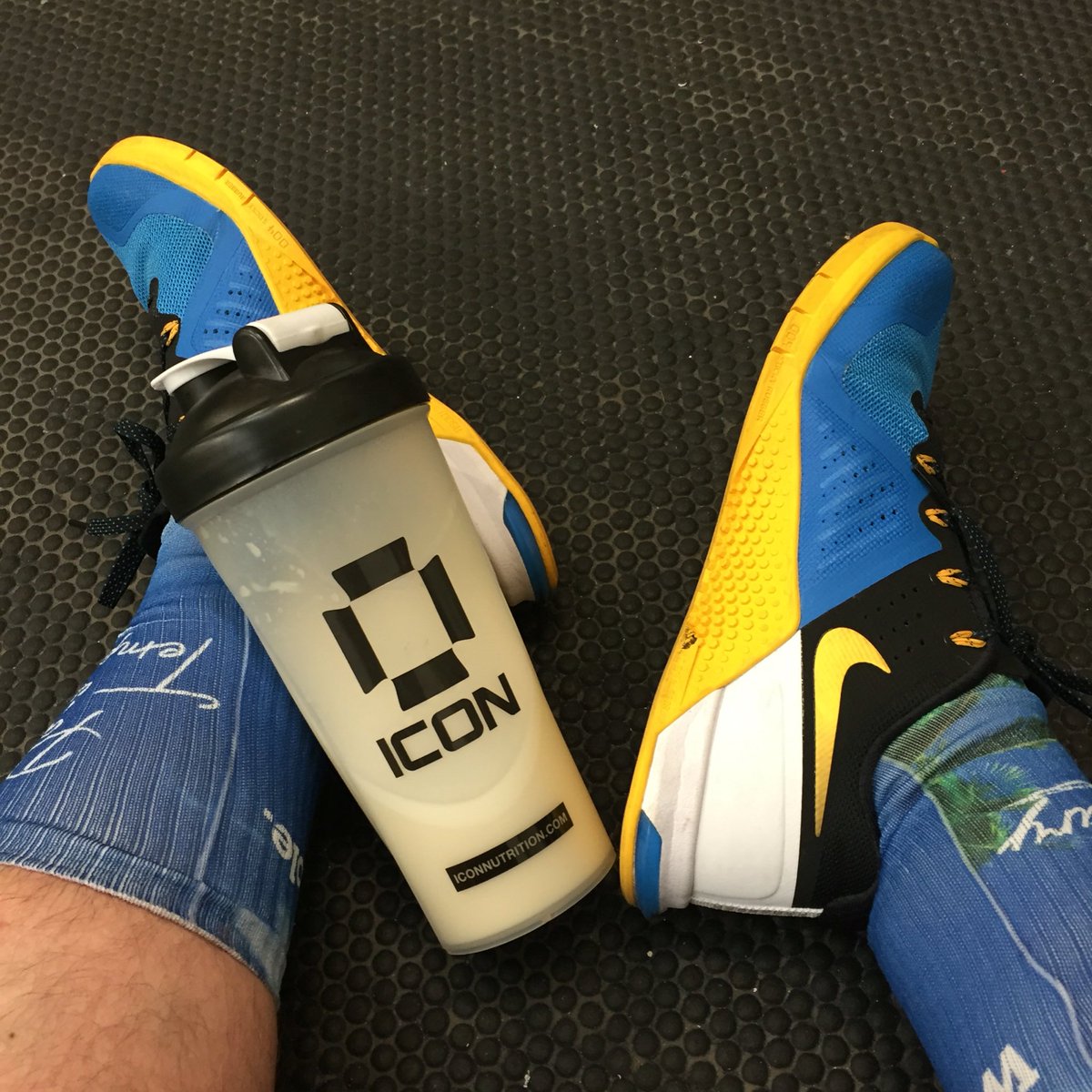 Bamboocha77's tweet photo. Friday night training done, time to relax now & catch up on @CFGMeridian @ICONNutrition #metconclub #crossfit #nike https://t.co/OaLyPAlAOx