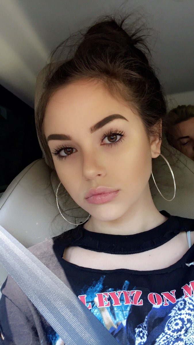 MaggieLindemann's tweet photo. baby face https://t.co/XoK3agYK1Y