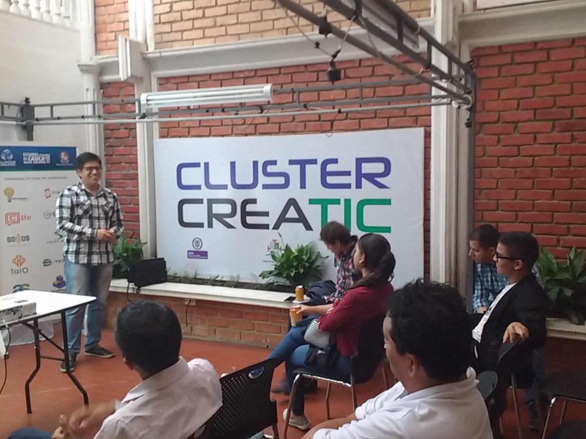 CdtCreatic's tweet photo. #Beerandchat "nos arriesgamos, quedamos de 2dos en #Founderlist , emprendemos en #Popayan , hay oportunidades" https://t.co/cvXYuXMxY7