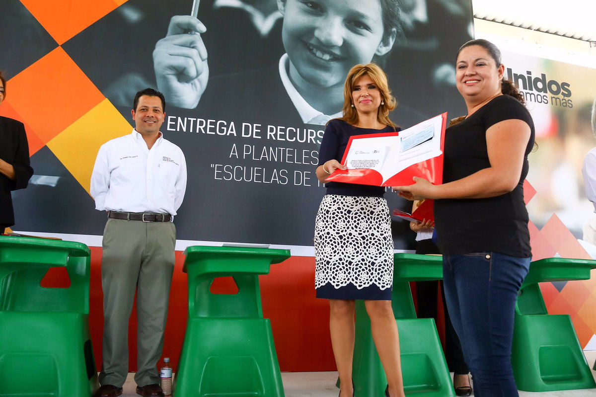 SECSonora's tweet photo. Tener planteles y educación de calidad es uno de los compromisos de la Gob. @claudiapavlovic #EscuelasAl100Sonora https://t.co/AKrUpTIaSk