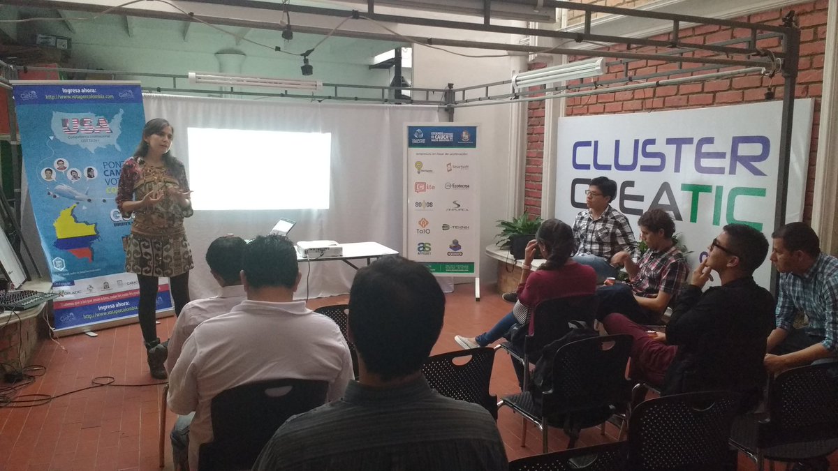 CdtCreatic's tweet photo. #Beerandchat "recibimos el apoyo de  @PinzonBuenoEmb para la promoción y muchas más personas, gracias" @_tanloca https://t.co/0UUqC64FLI