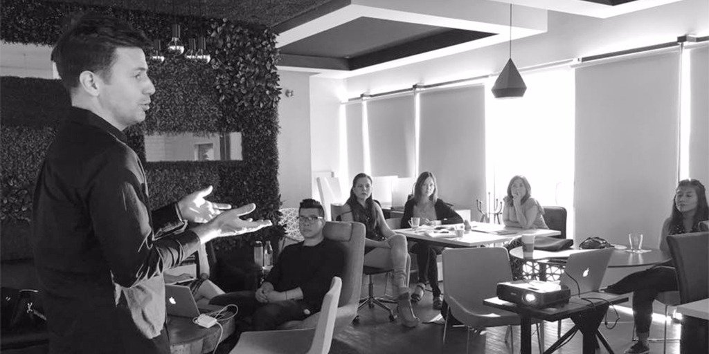 Community Building Workshop ft <a href="/HolaBrands/">Brands&People</a> &amp; <a href="/hyperisland/">Hyper Island</a> Changing our mindset to change our culture. #digital