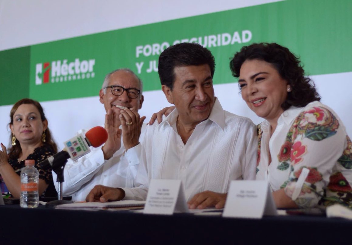 Acompañé a <a href="/HectorYunes/">Héctor Yunes Landa</a> en el Foro de Seguridad y Justicia, donde se expusieron  problemáticas y posibles soluciones