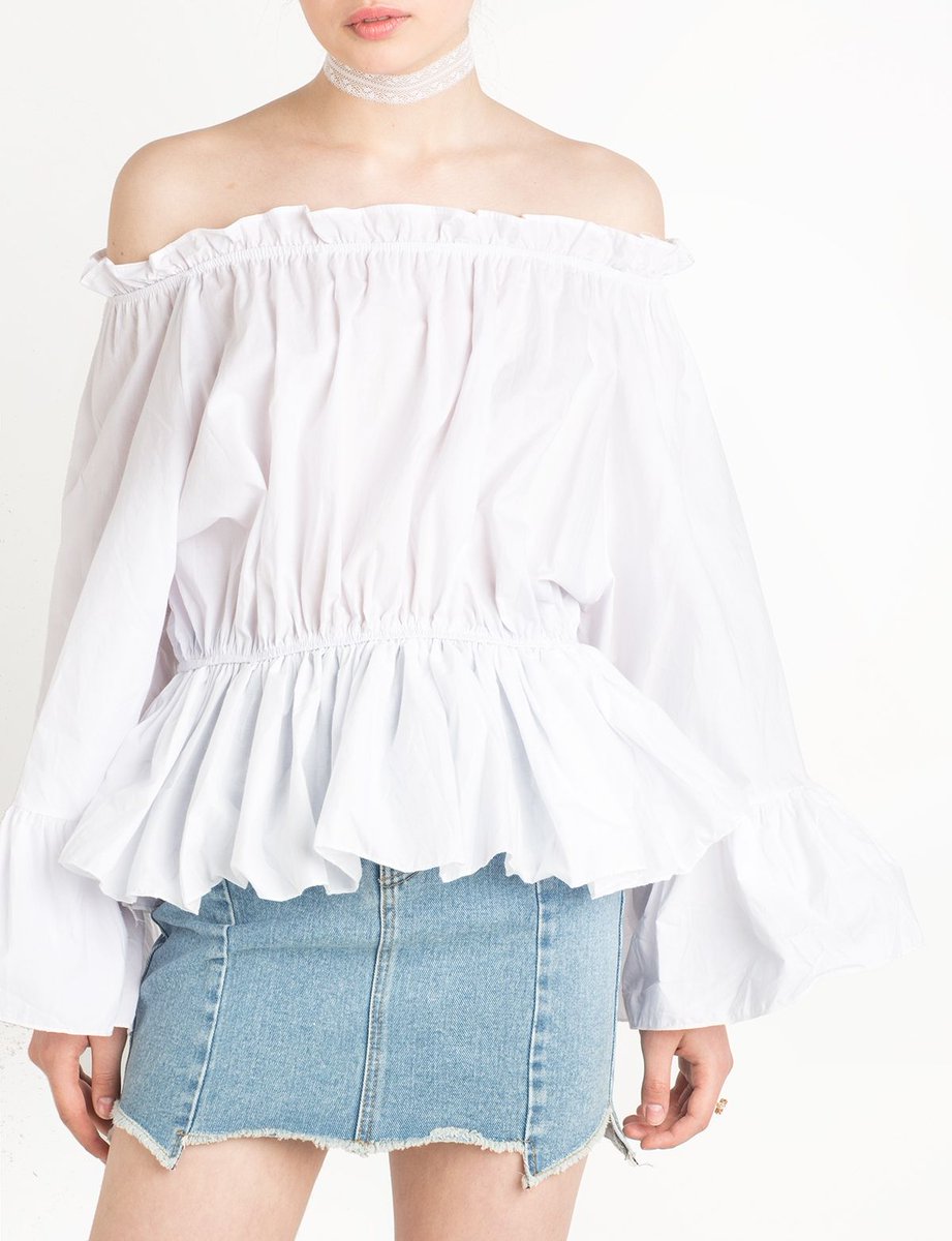 StyleEverywhere's tweet photo. Going out of town for #MemorialDay? Here's a list of things to pack. #Style https://t.co/AJZnzgWjCY via @Refinery29 https://t.co/qES2KdRVn9