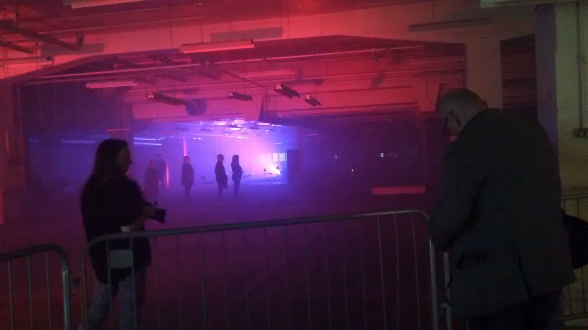 simoneupbeatart's tweet photo. Volunteering for #DundeeDesignFestival &amp; getting a peak at the eerie #rememberingwitchesblood 👏 #dundee #performance https://t.co/gMlOVgE3Kl