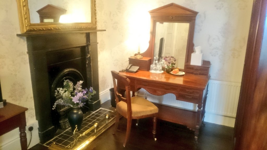 AndyMTweetsFood's tweet photo. Very impressed with our room in #ViewmountHouse, looking forward to dinner now. #WeekendWithTheWife @Alex22cash https://t.co/rvAOKIgH8a