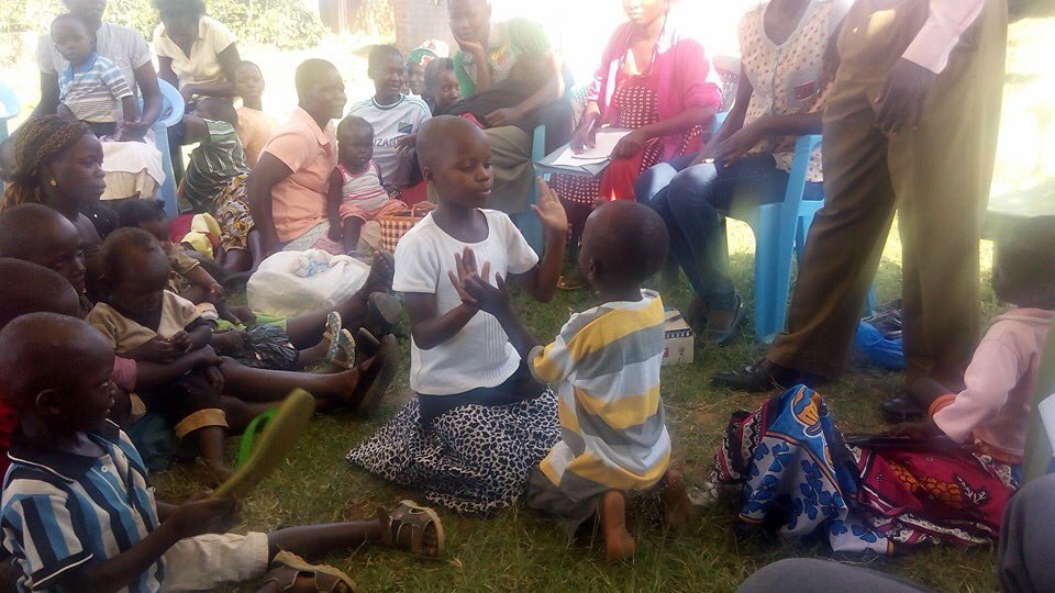 SinovuyoProject's tweet photo. SinovuyoKids engaging mothers in positive parenting in Kenya @ampathkenya @CWBSouthAfrica @Banjomax @ParentingLH https://t.co/ht0SxV7am5