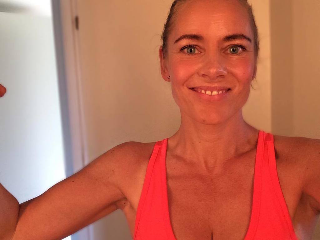 SecretFitFam's tweet photo. Was sunny today... ☀️😳 #sun #sommer #bbgmoms #terrasse #weekend #bootcamp #karinab #fitmom #fitmor #fitfam #friday … https://t.co/BhedgUI36I