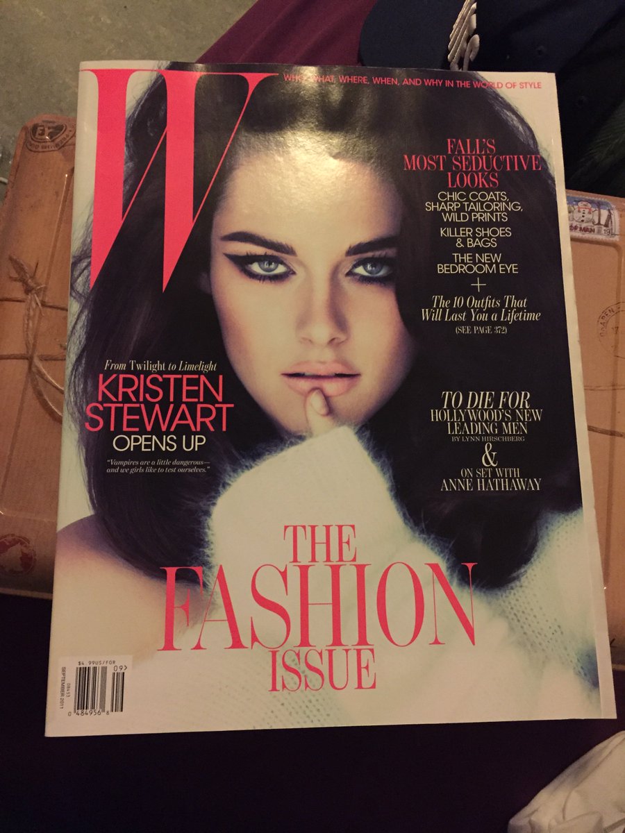 screwmekstew's tweet photo. Selling my #KristenStewart magazines!! International! 😊😊 #krisbian #kstew [1/2] https://t.co/pUyuQxPP2B