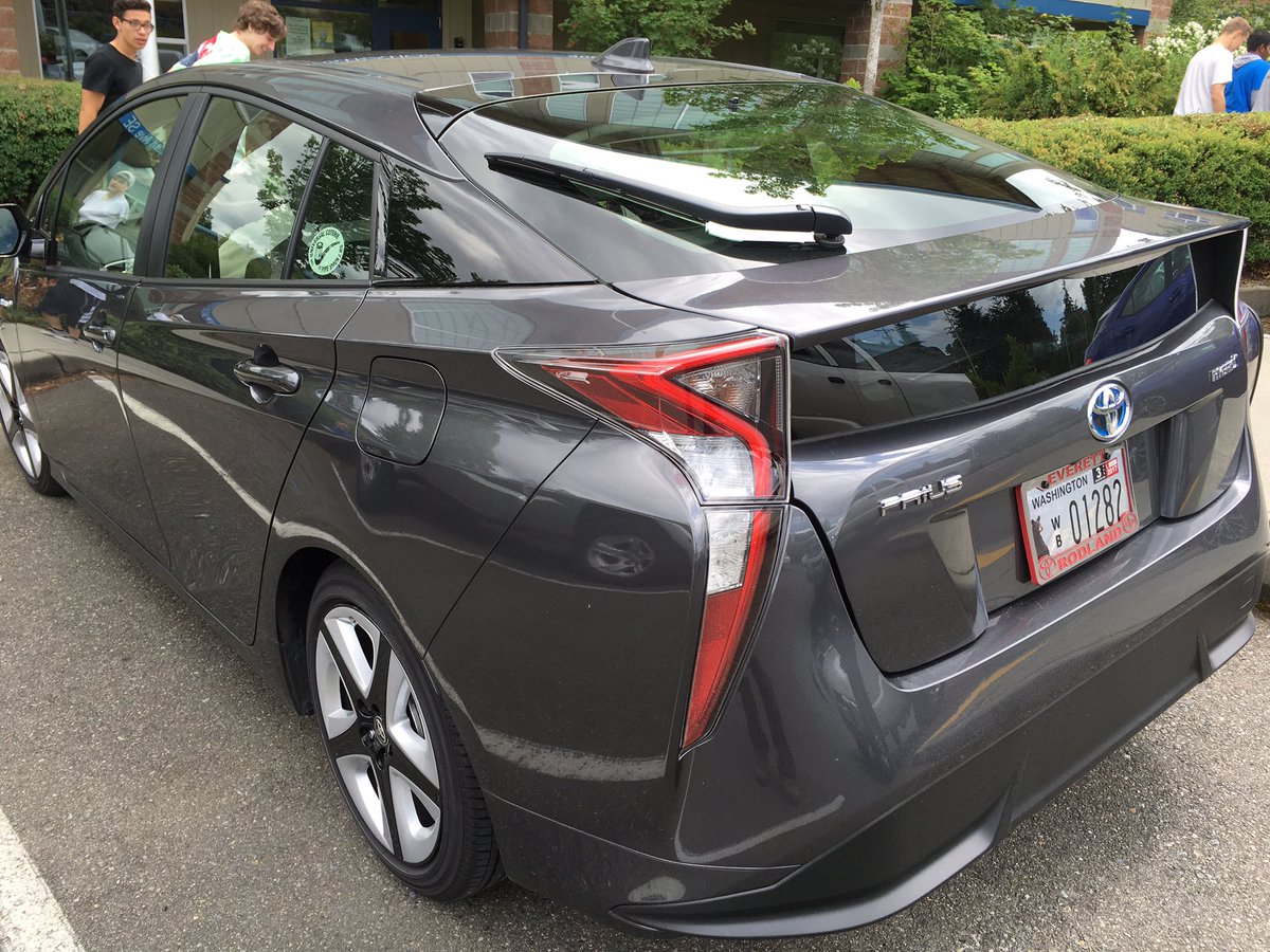 GavinGear's tweet photo. I think Toyota is trying really hard to make the ugliest car possible #2016Prius https://t.co/Jh2oEHIyqs