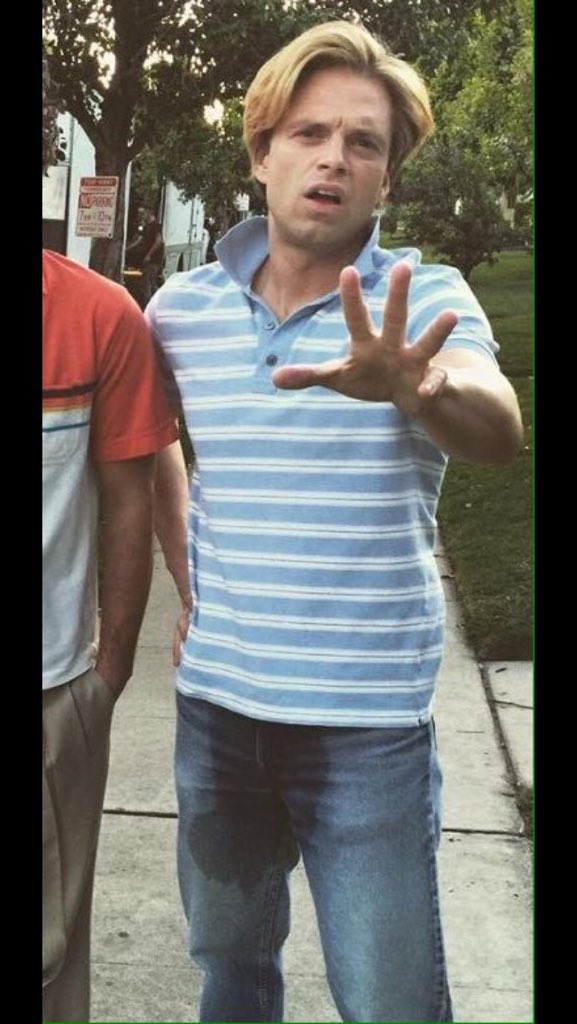 DeadpoolsAss's tweet image. Did he... Pee???