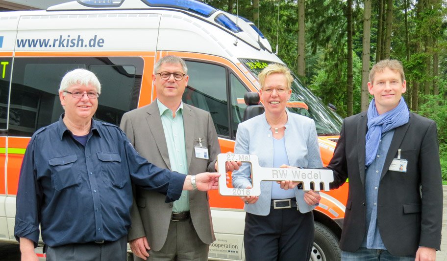 Neue Rettungswache in Wedel offiziell eingeweiht. #Rettungsdienst Neue Rettungswache in Wedel offiziell eingeweiht