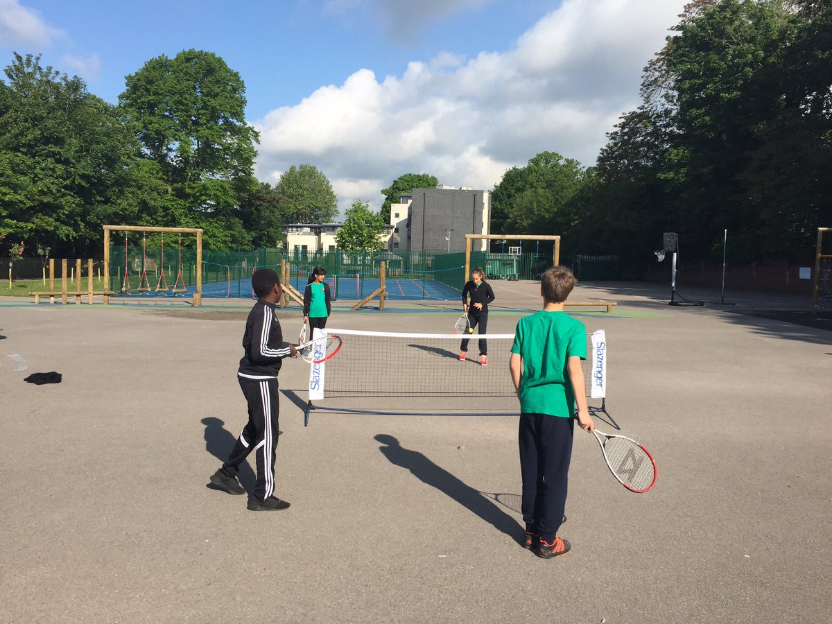 R2PalmerAcademy's tweet photo. Yr4-6 Morning tennis club #getupandexercise #funinthesun https://t.co/lFktfyRKWl