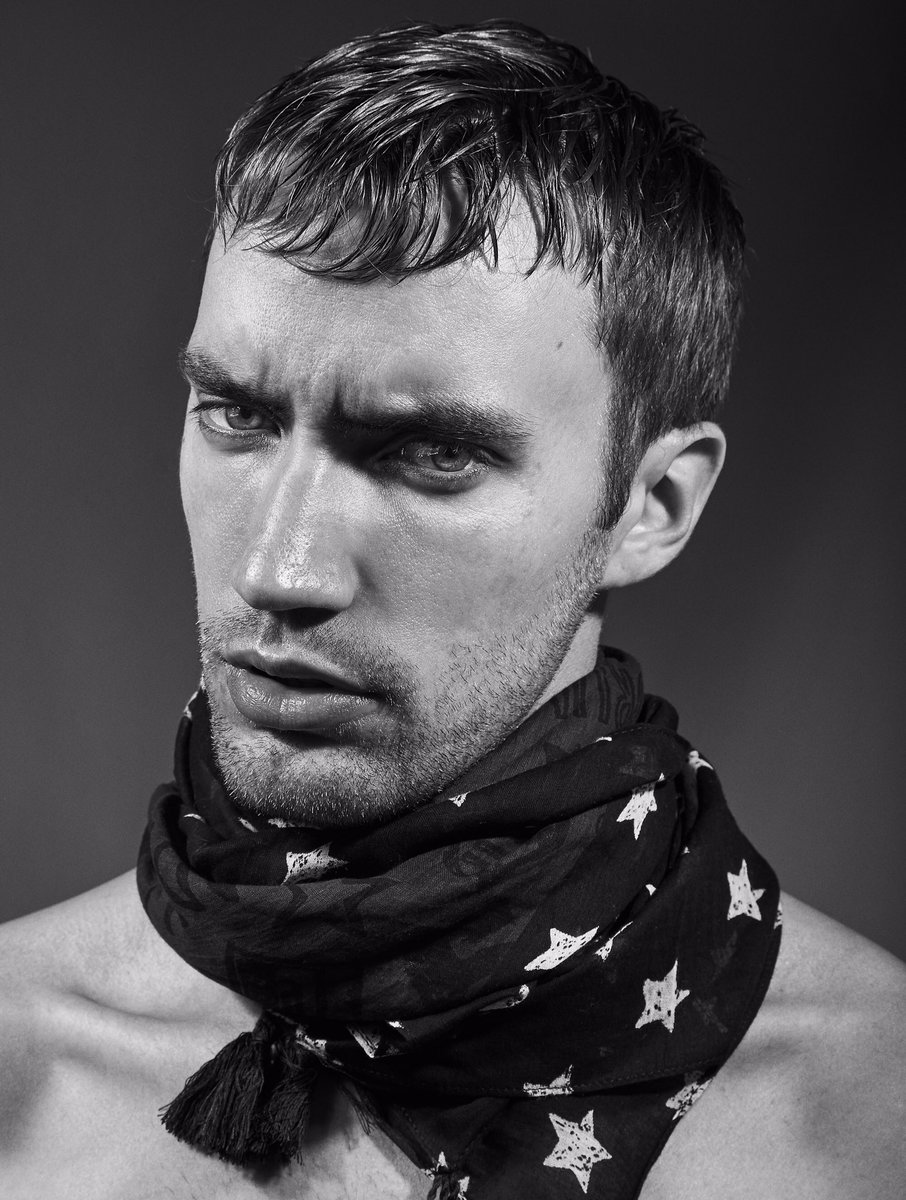 izavalaphoto's tweet photo. • #model clement #maleeditorial for @dappertappermag • #styling by @CarlosVictimo #fashion #photo @izavalaphoto https://t.co/6Gbp1R2XzU