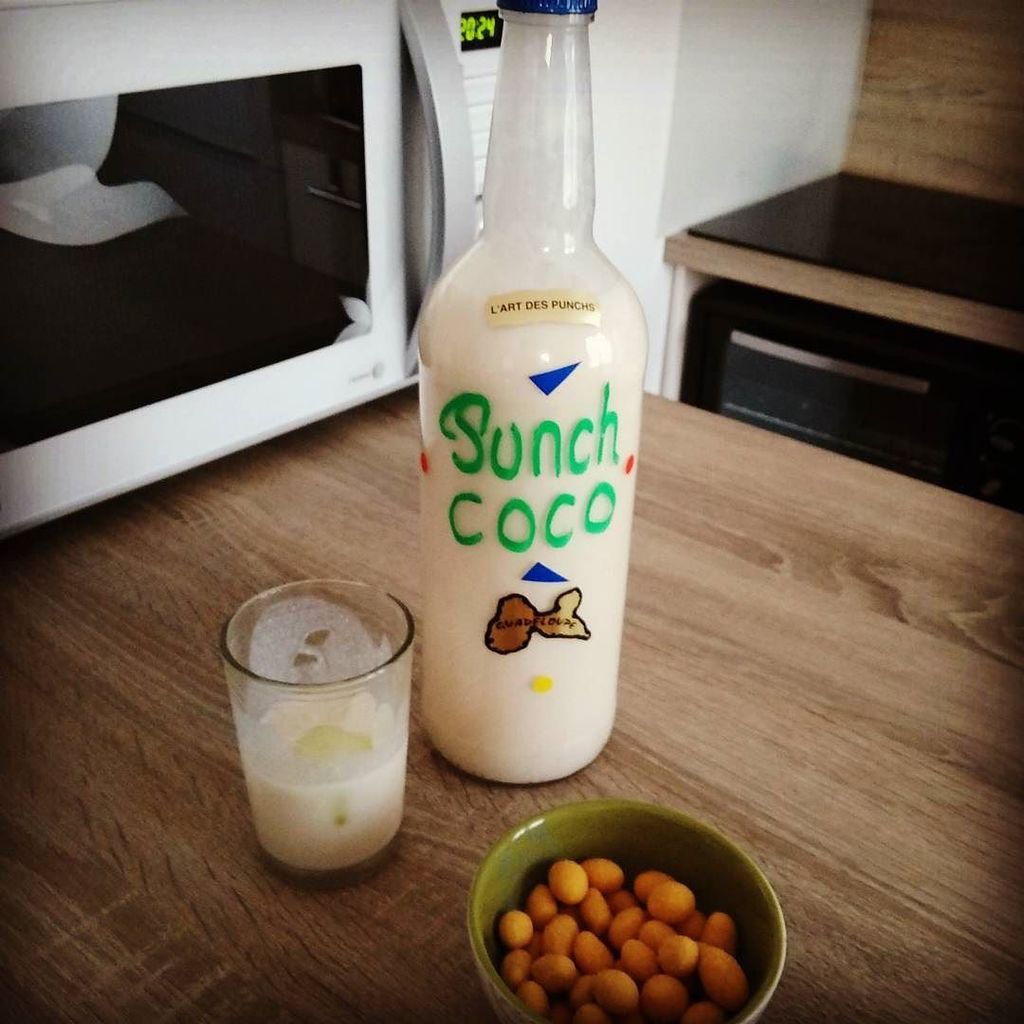Yumhbox's tweet photo. Zéro Souvenir !! Se donner du courage pour le week-end de boulot qui a déjà débuté !  #PunchCoco #LesPunchsDeClaire… https://t.co/wMfqJ1EuqD