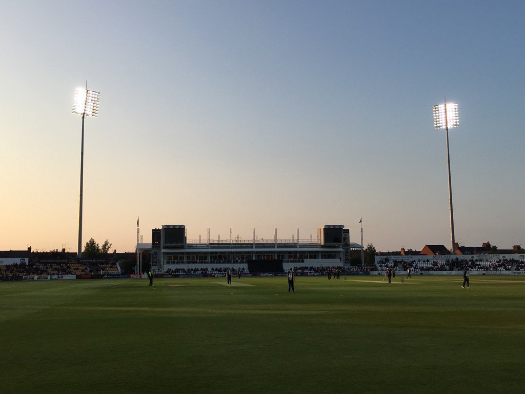 p10pete's tweet photo. It must be Summer! @NorthantsCCC #t20blast #LetsGoSteelbacks #MadeOfSteel https://t.co/SL8kjpA2n5