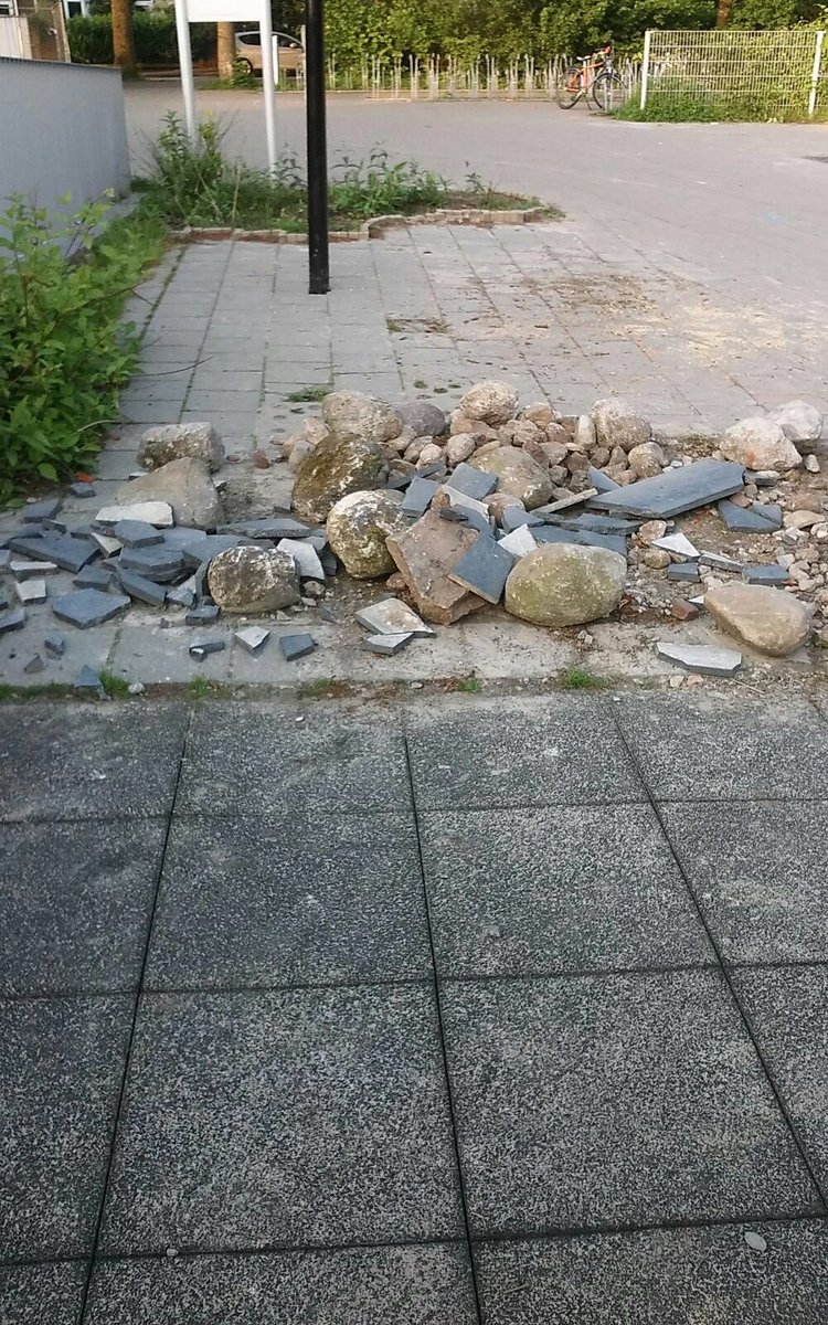 VelthuisA's tweet photo. Blijkbaar moeten ook nu mensen  / vandalen andermans eigendommen vernielen. MFA Schakelveld doelwit van vandalen. https://t.co/eYb3AlhGfs
