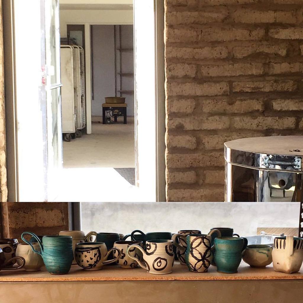 JessRaeCrocker's tweet photo. First firings and some cups I made for @milagroartscenter . Also, I will be doing some throwing demos 5-7pm tonight… https://t.co/fTx2i47iGf
