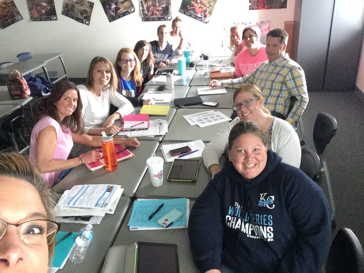 MusicTeacher15's tweet image. #WAweR1
#SummerConference2016 
#OPSEdTech
New skills!