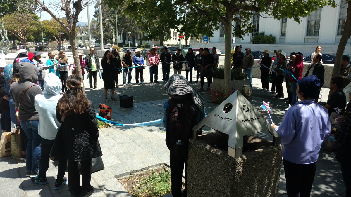 savechaa's tweet image. 55 people in less than 12 hours. "We came to this country for a better future."