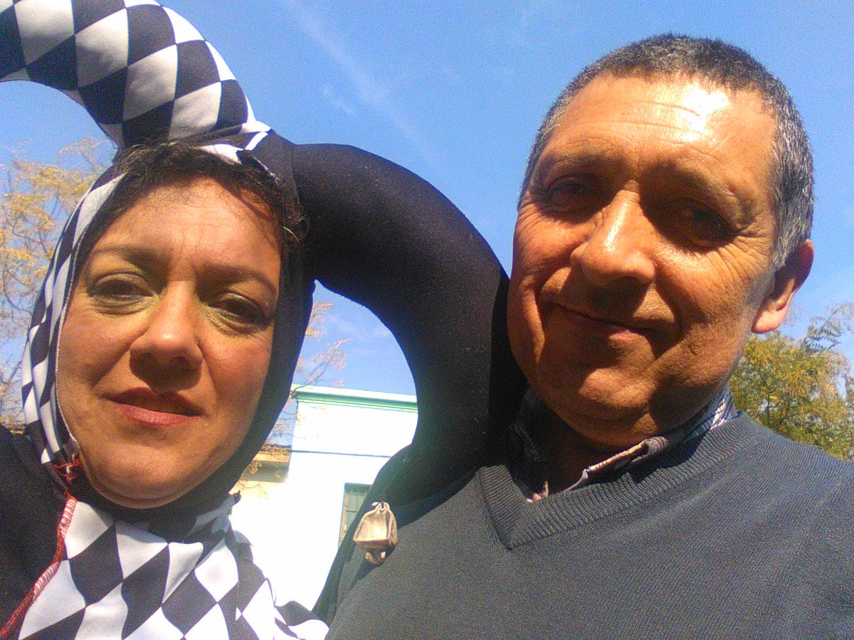 maripfei's tweet photo. #UberComicCon estaba contento pero nos daba el sol en la cara, sigo regalando https://t.co/fNqKEFK11b