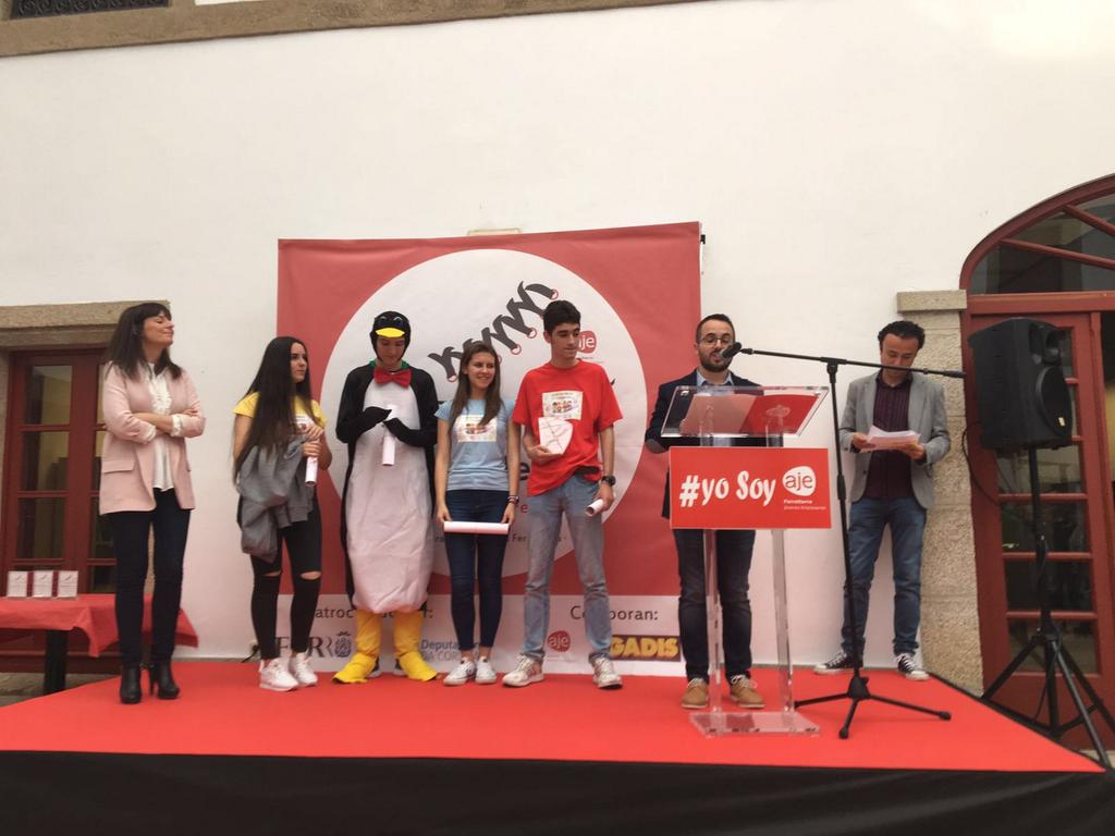 AJEFERROLTERRA's tweet photo. Enhorabuena a los ganadores del #MiniMarket #FerrolterraEmprendeXove con el proyecto #ludonese  #IESConcepciónArenal https://t.co/EuqCcKAOyG