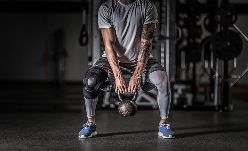 DonJoyPerformX's tweet photo. Get back in the game without worrying about knee re-injury. New blog up: https://t.co/Lr1L16d44j #Bionic #KneeBrace https://t.co/jZfJMY8HcN