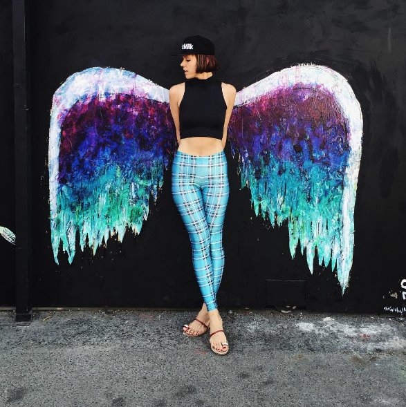 trendly's tweet photo. Always stop for street art. Moment made with @BlackMilkTweets ~ #beTrendly https://t.co/yKj8ecNIsg