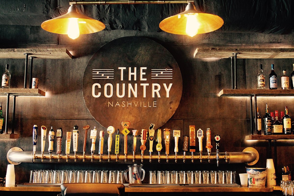 In Nashville? Check out @hippiechicktwng free concert at <a href="/TheCountryNash/">TheCountry Nashville</a> TONIGHT! Live music &amp; 24 beers on tap! 🎤🇺🇸