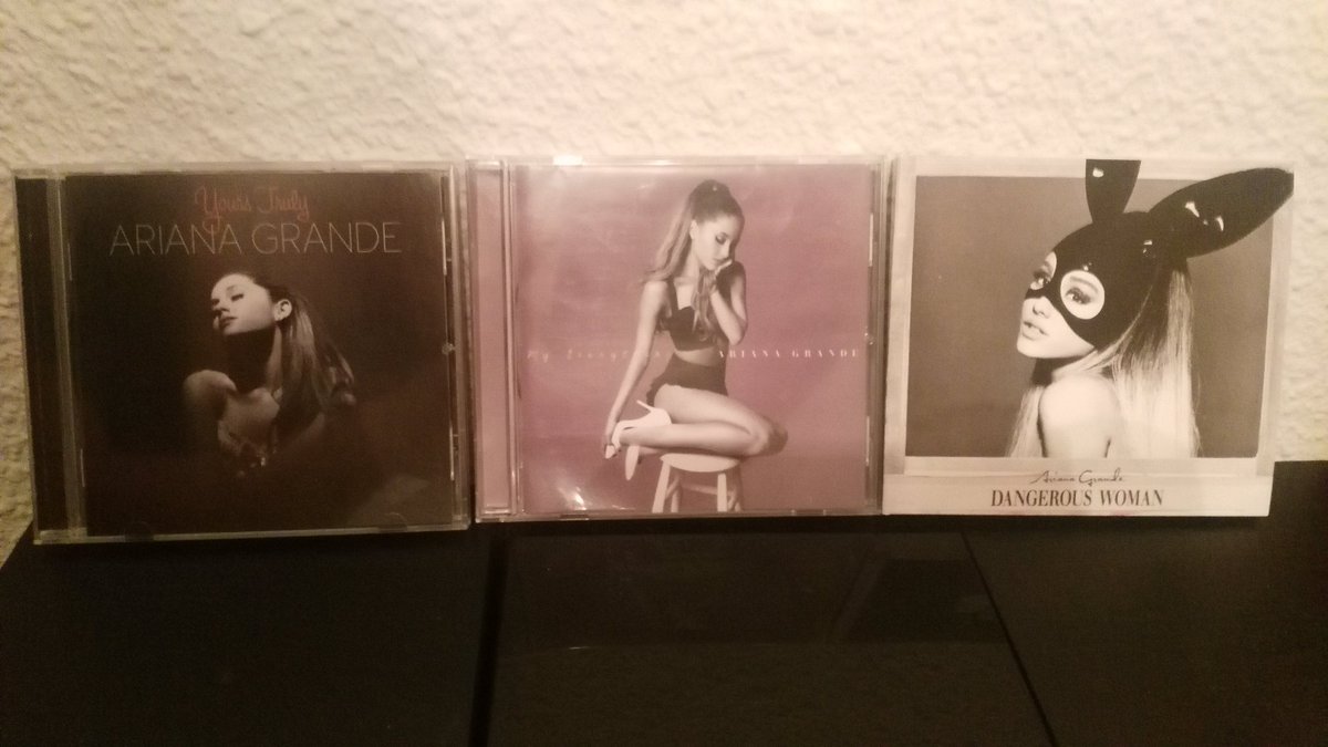 LoAsdfjkl's tweet photo. So proud of you, moonlight babe 💕🐰@ArianaGrande https://t.co/hzxpED1E0Q