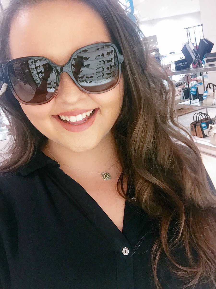 CatGrahamxo's tweet photo. A bit of @CHANEL on a Friday evening π #WorkHardPlayHard2016 @LUXclusives https://t.co/LqjPce2G8n