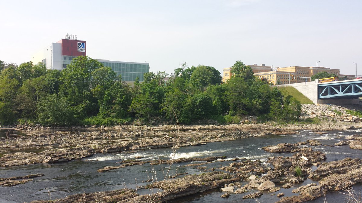 LauraSTavares's tweet photo. @UMassLowell from the Northern Canal @Lowell_NPS #Lowell #FindYourPark #alottolike https://t.co/hXpmNCOqGv