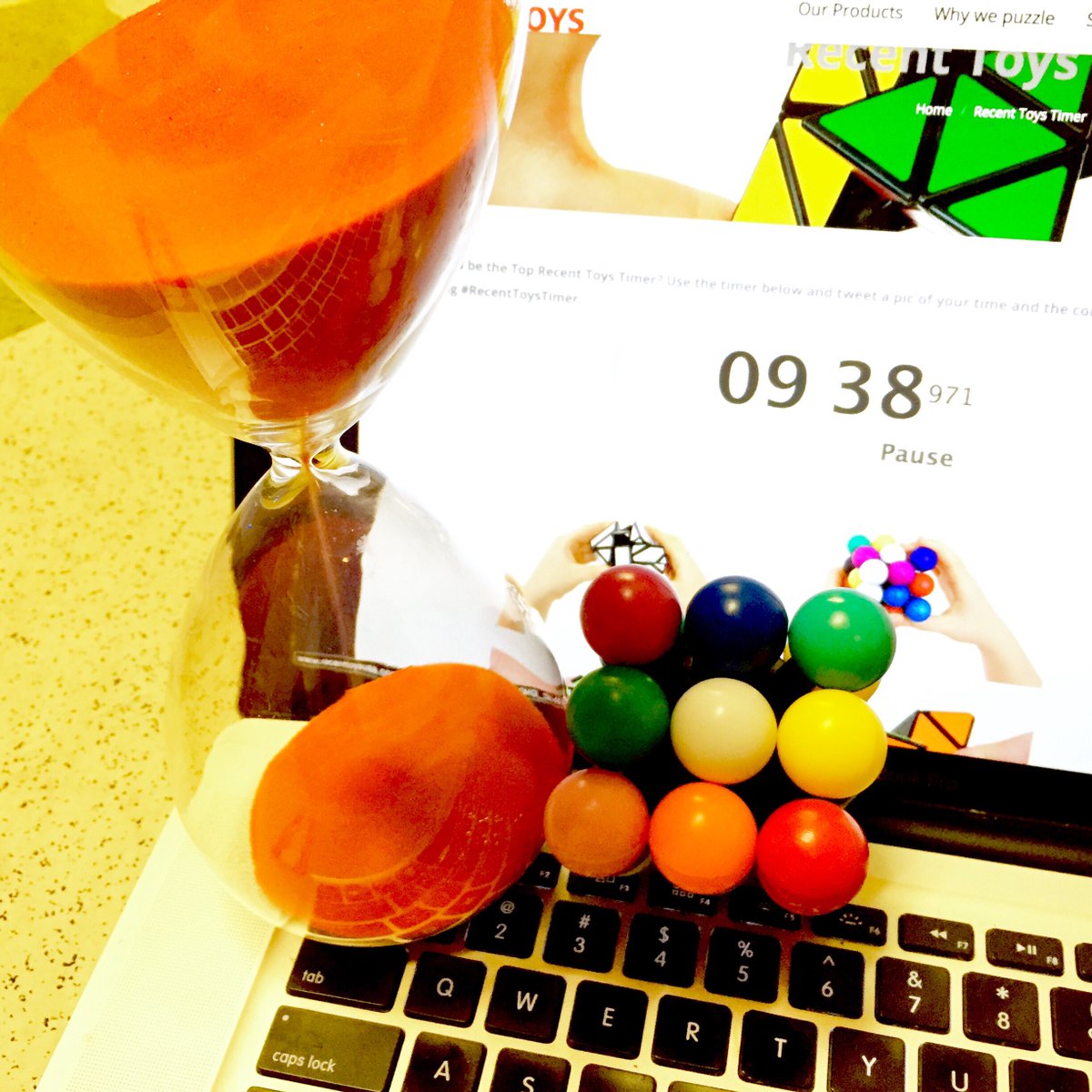 recent_toys's tweet photo. Show us your best #Molecube time! Post a photo with  #recenttoystimer!
https://t.co/hPUlyZ8EOz https://t.co/PV1axx55dq