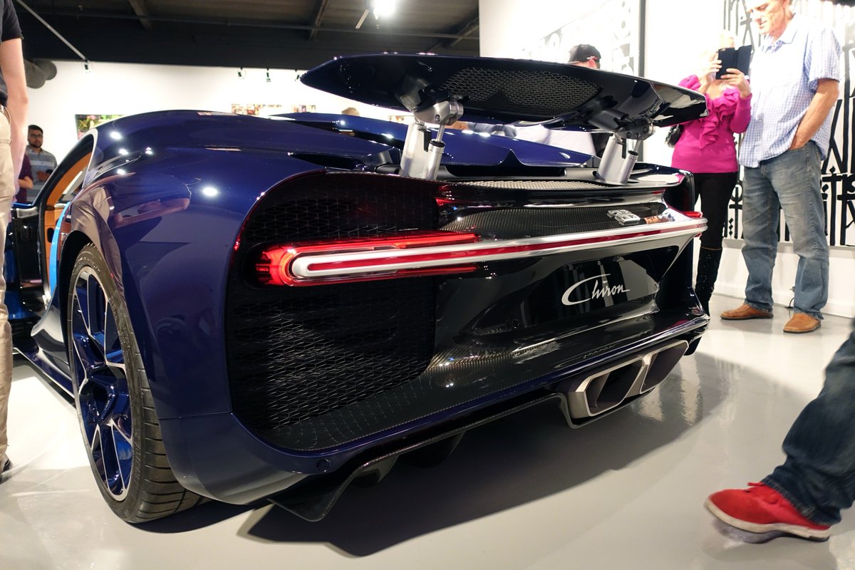 AliMaadelat's tweet photo. Pics from last night's "secret" unveiling of the new $2.9M Bugatti Chiron. Video and more coming soon 😈 https://t.co/lH0NLmUvTK