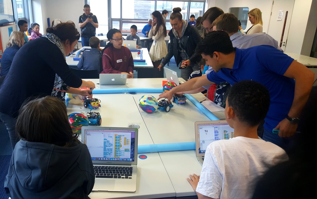 DavidPollardIRL's tweet image. Not to mention Liuba, David, Johan and, of course, the awesome @EmerThornbury! #edchatie #coderobotics