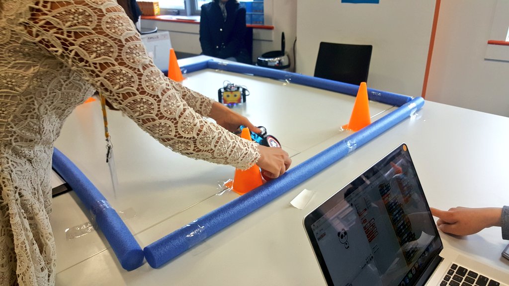 DavidPollardIRL's tweet image. Not to mention Liuba, David, Johan and, of course, the awesome @EmerThornbury! #edchatie #coderobotics