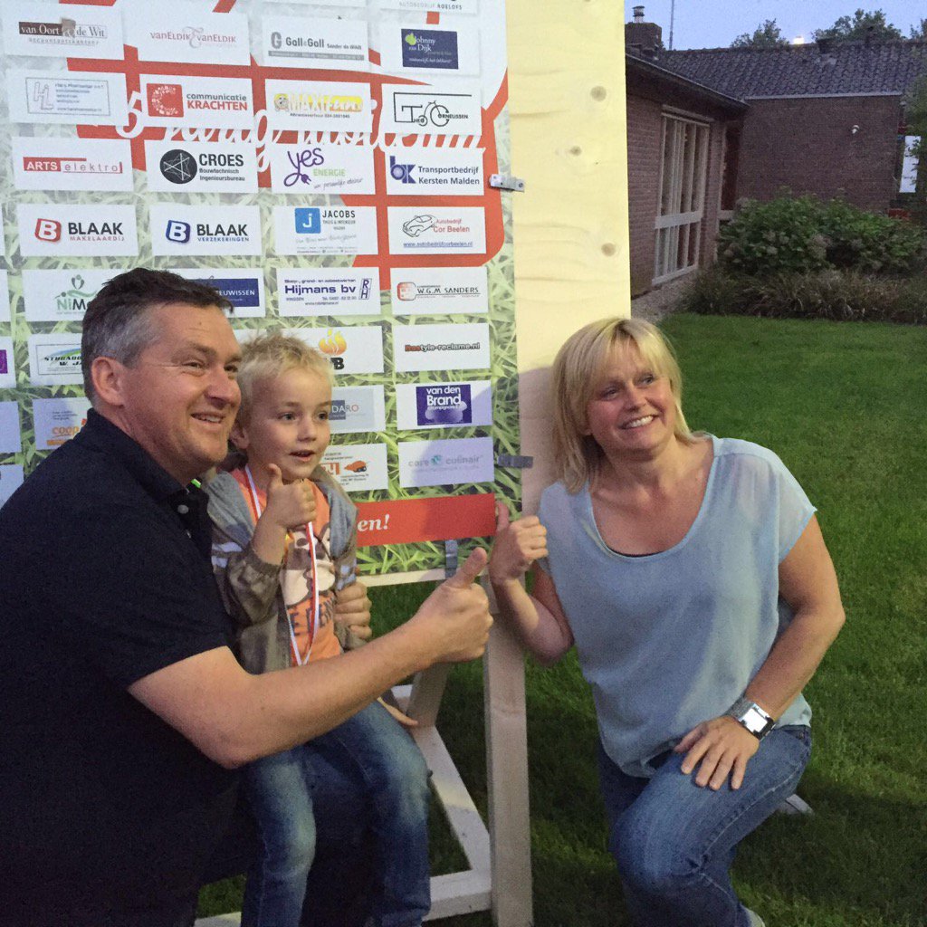 SBartlema's tweet photo. @SVHEUMEN Supporter van @CareCulinair #clubvan75 #vrijwilligers #jeugdtoernooi https://t.co/hM7c2UWZSc