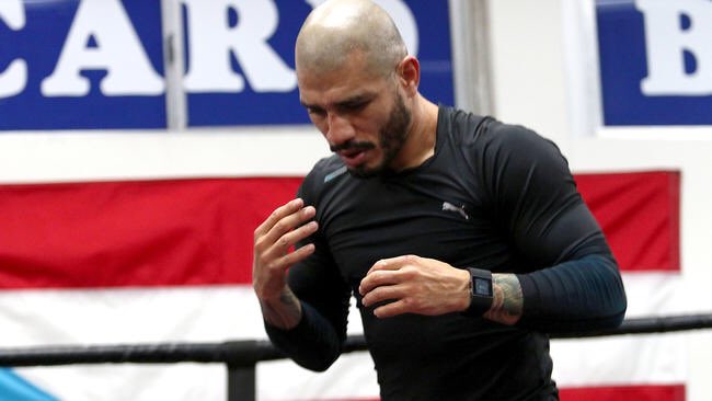 Jesse23sports's tweet photo. @VanesBoxing Cotto Vs Martirosyan would be a great matchup🔥💥 https://t.co/z29j66Jwy5