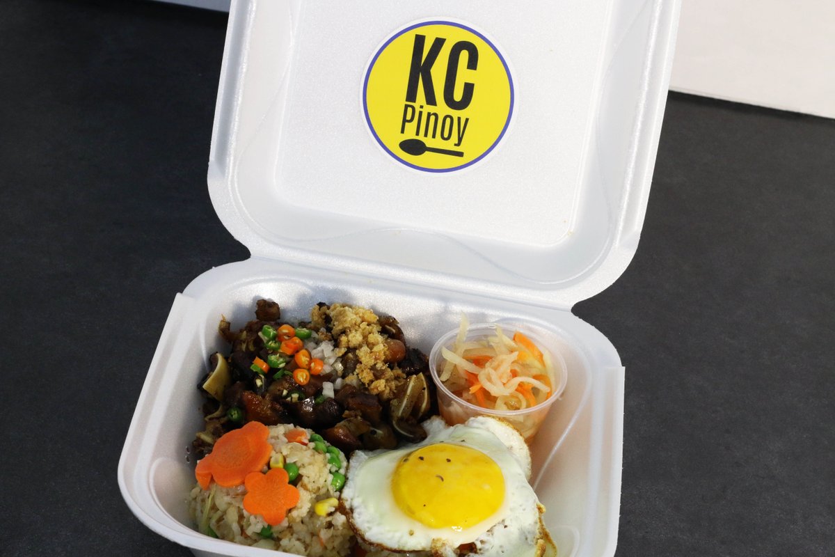 MPerryBigHair's tweet photo. Like amazing food? Get a ticket for the KC Food Truck Face Off! June 3rd @TheRoasterie. https://t.co/6OwQNxTsvD https://t.co/pEWBdPuRf6