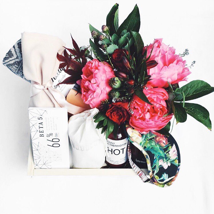 JHEssentials's tweet photo. The best way to gift our #HotSauce is through @OldJoyGiftBoxes. So beautifully curated.  #Present #Giffbag https://t.co/D3CvsGOznF