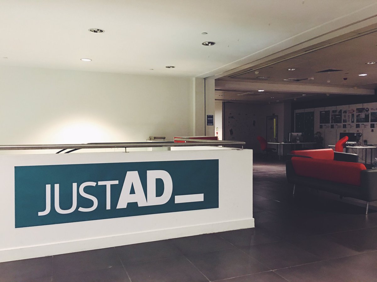 JustAD_'s tweet photo. What a great night, thanks to everyone who popped in! We'll be back open tomorrow morning! See you then! 🎓🎉 https://t.co/dslJpUY0p2